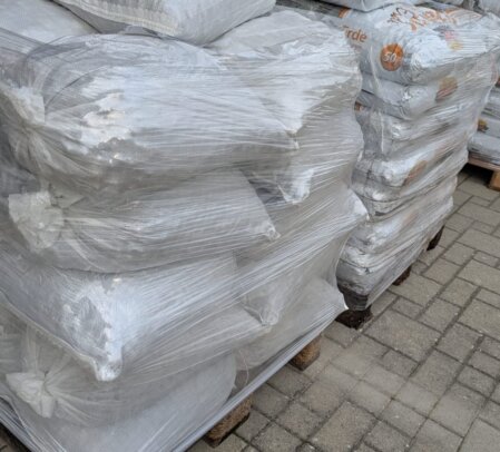 Dachbegrünung zum Selbermachen: leichte Systeme, schnelle Verlegung und langlebige Vegetation für jedes Flachdach.